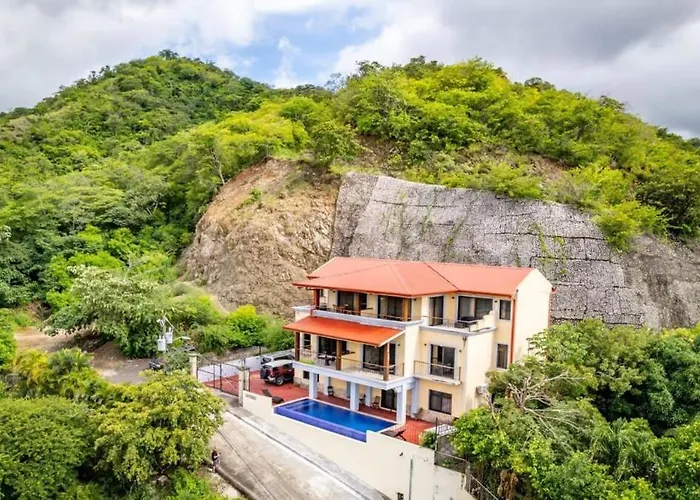 Ocean-view 2-bd With Pool *